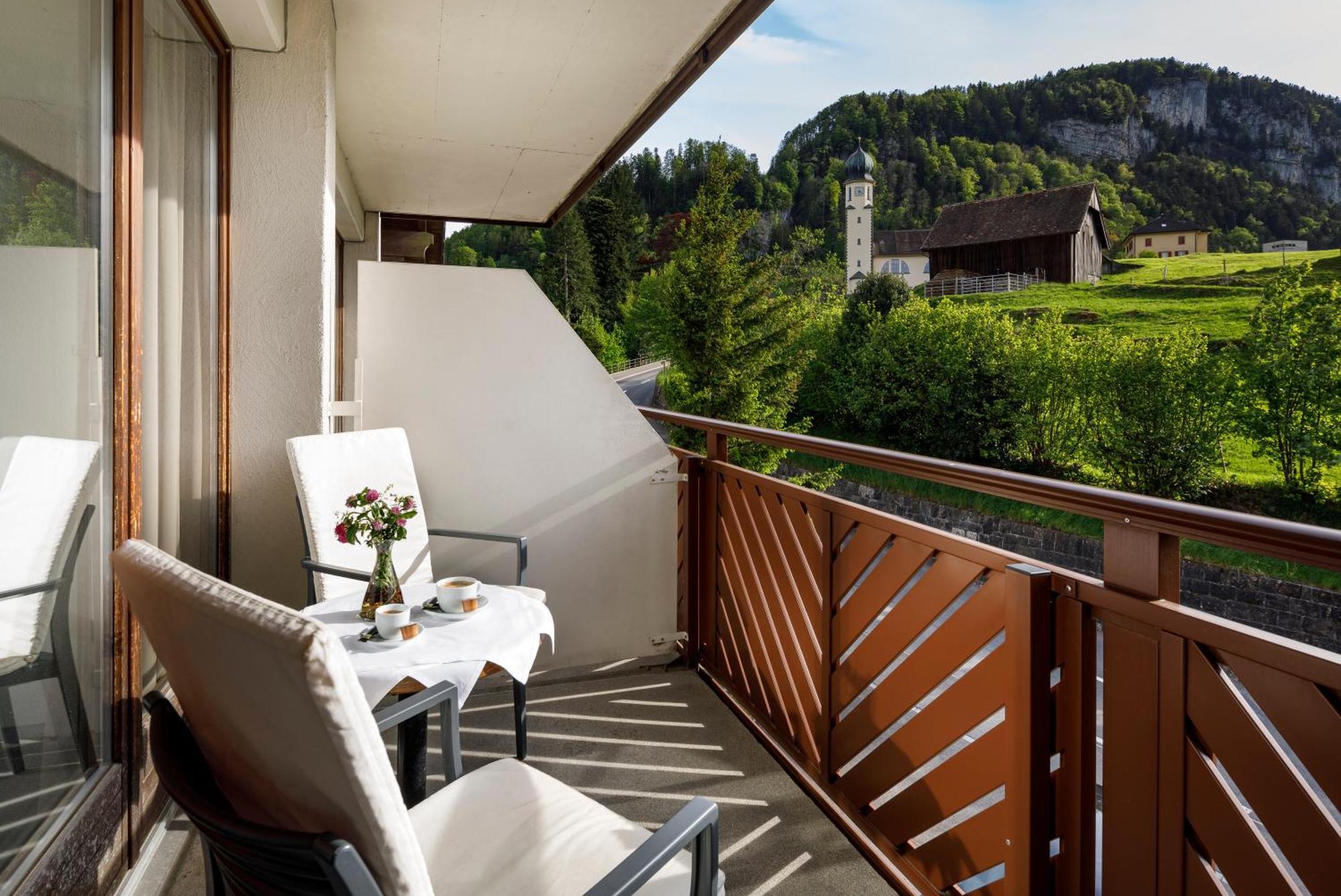Hotel Und Naturhaus Bellevue Seelisberg Bagian luar foto