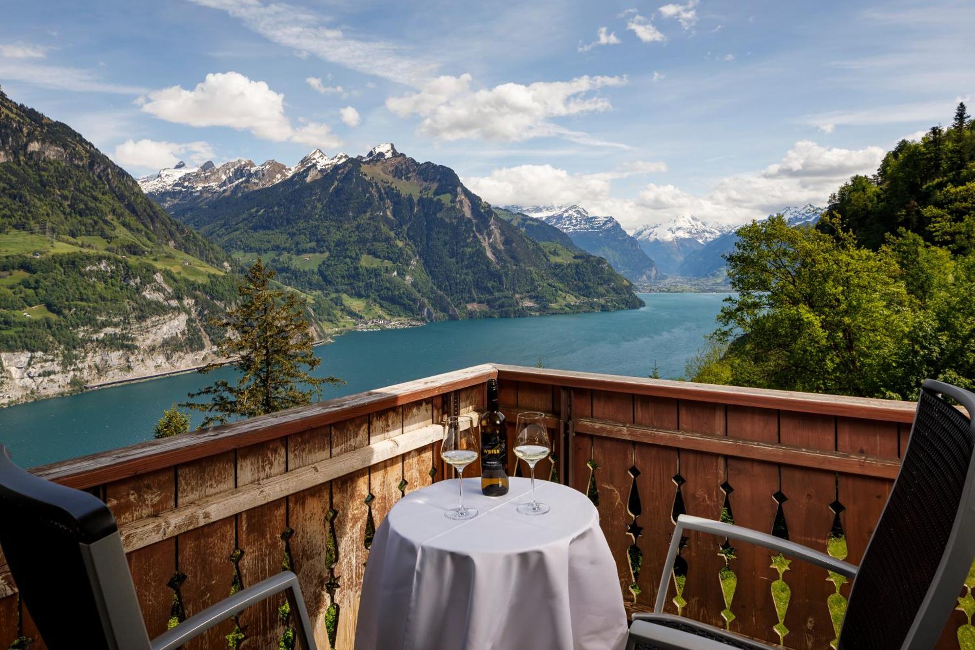 Hotel Und Naturhaus Bellevue Seelisberg Bagian luar foto