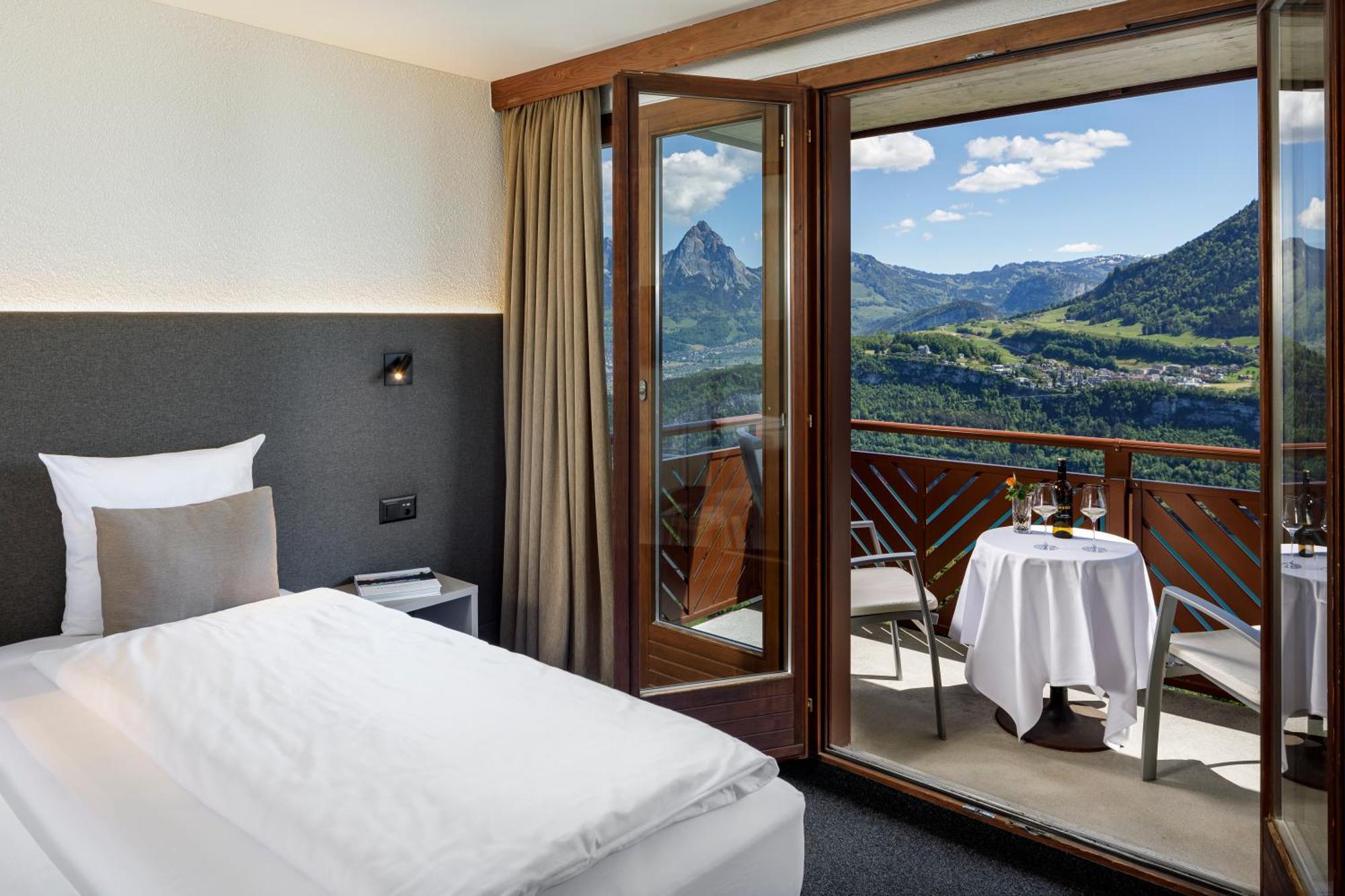 Hotel Und Naturhaus Bellevue Seelisberg Bagian luar foto